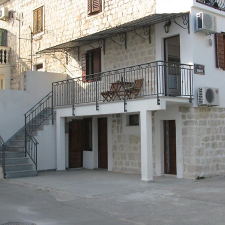 Apartment In Stone House On Seaside Kaštela Exterior foto